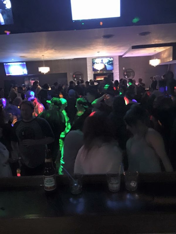 Cheers Live